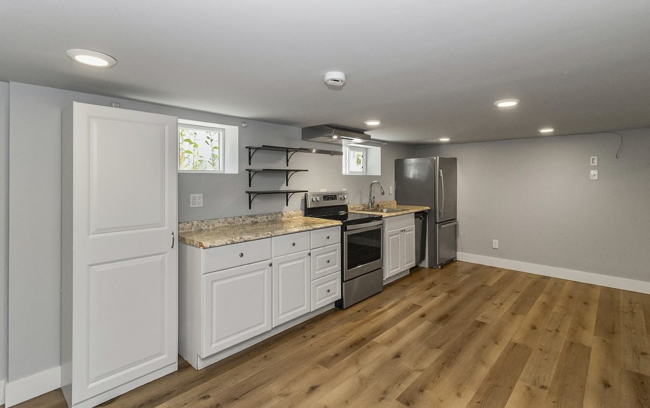 4246 S Graham St Bsmt #BS - Photo 4 of 18