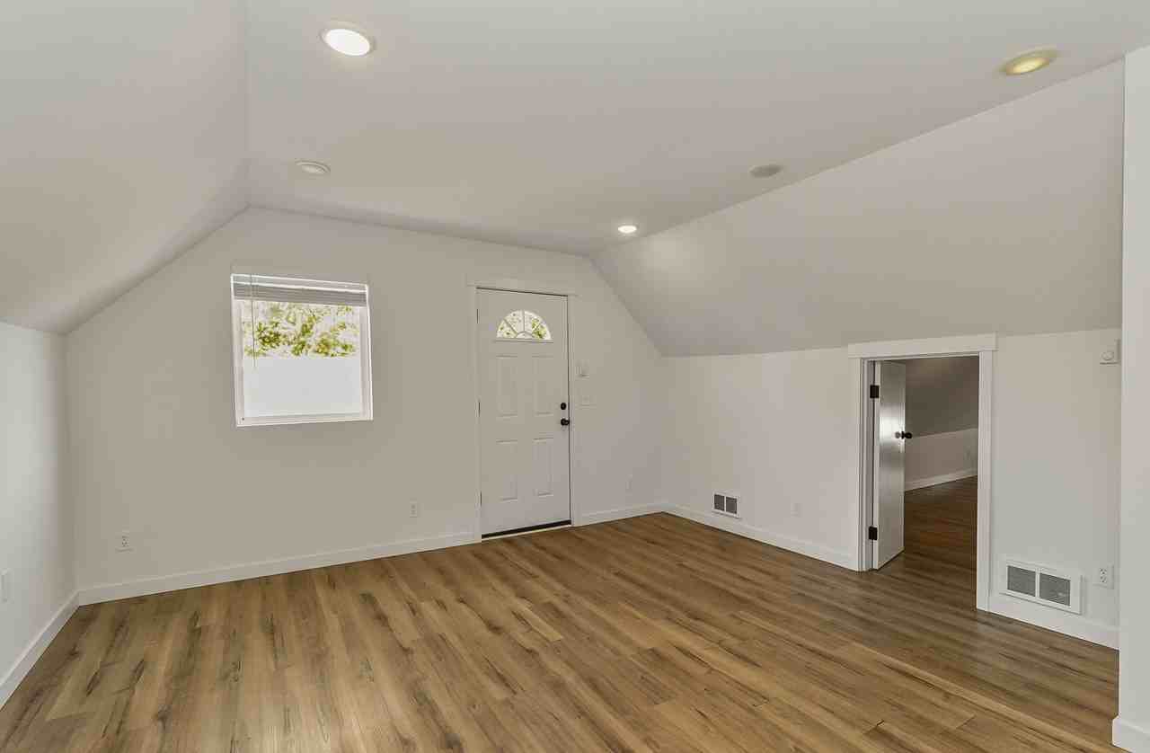 816 S Sullivan St #816B - Photo 5 of 19