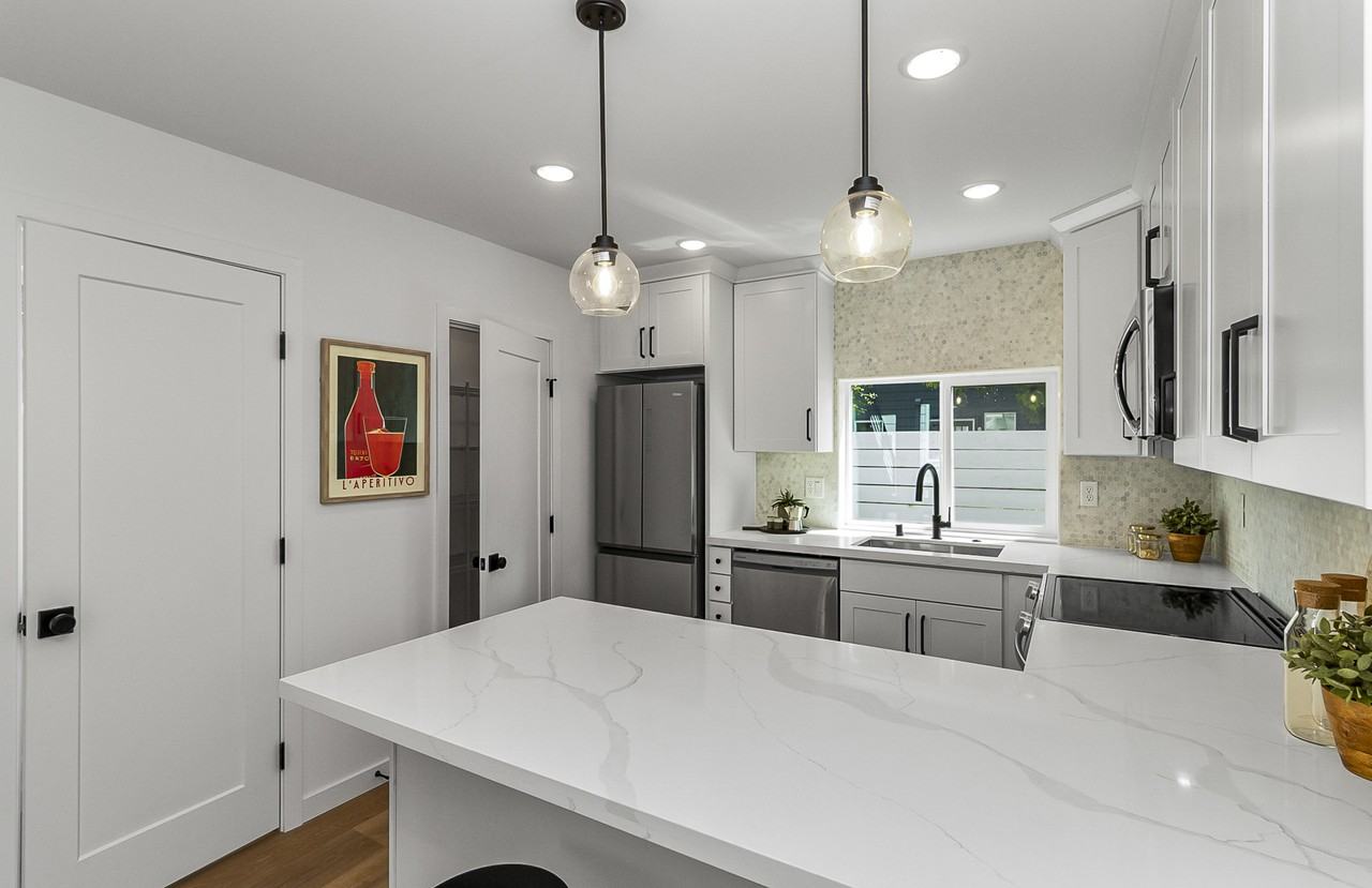 820 S Sullivan St #A - Photo 6 of 34