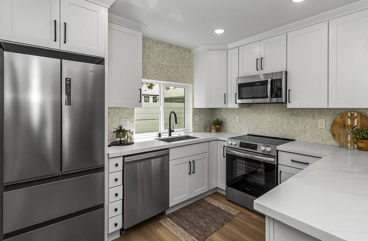 820 S Sullivan St #A - Photo 7 of 34