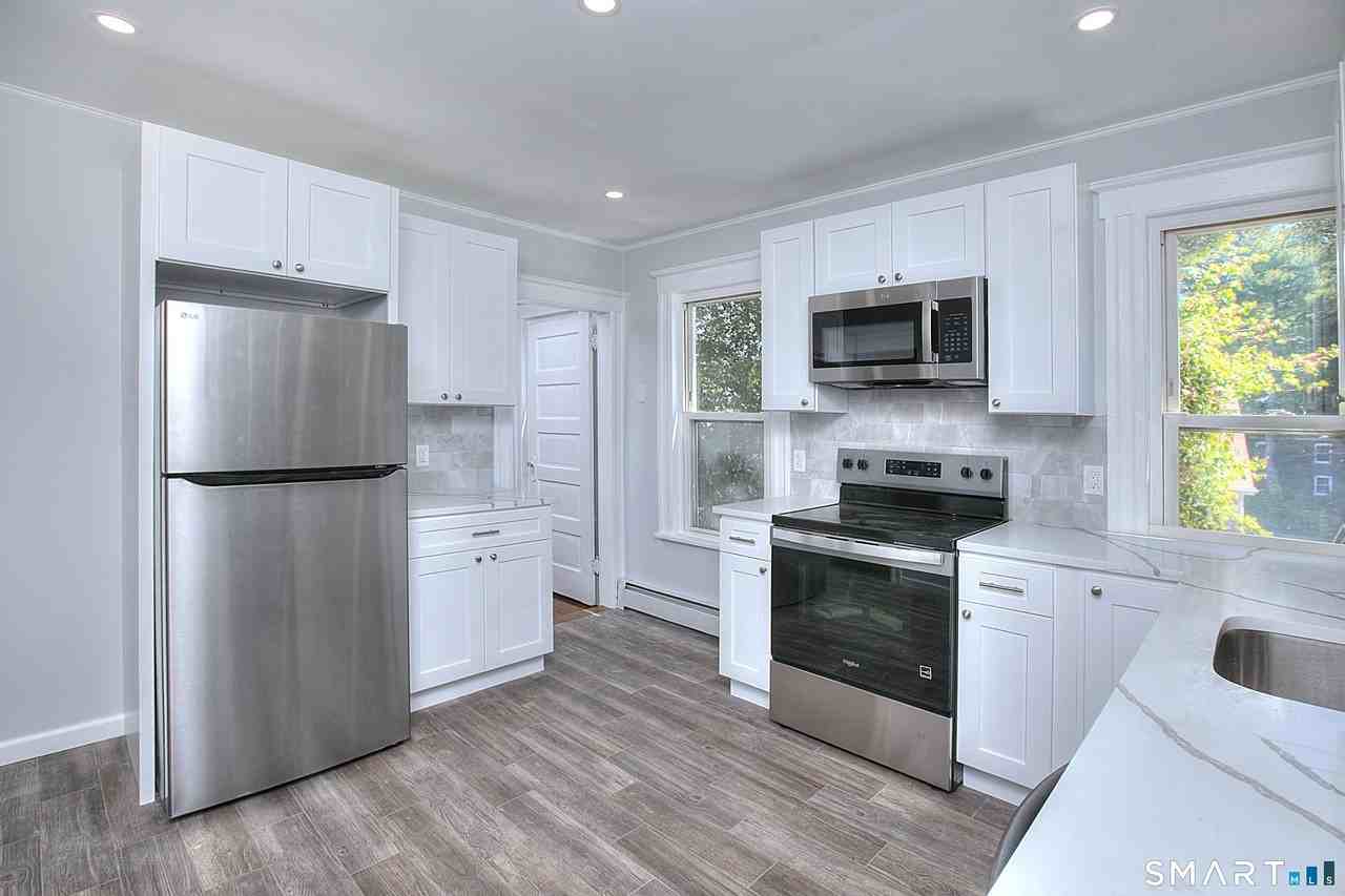 2029 Kings Hwy #2ndFL - Photo 6 of 22