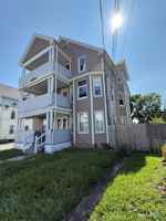 featured image of 727 East St
