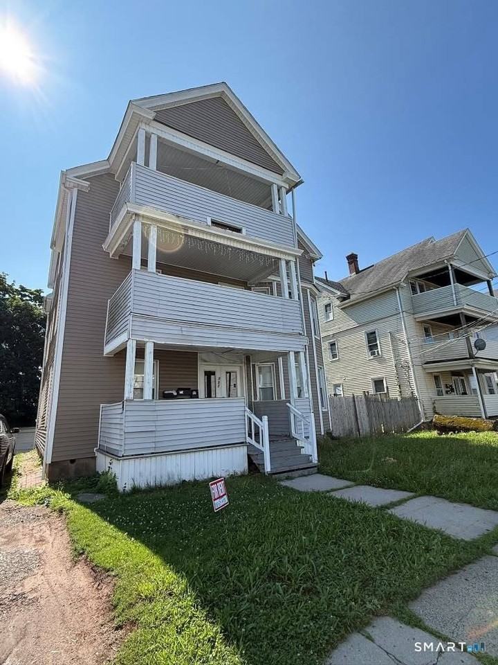 727 East St - Photo 2 of 11