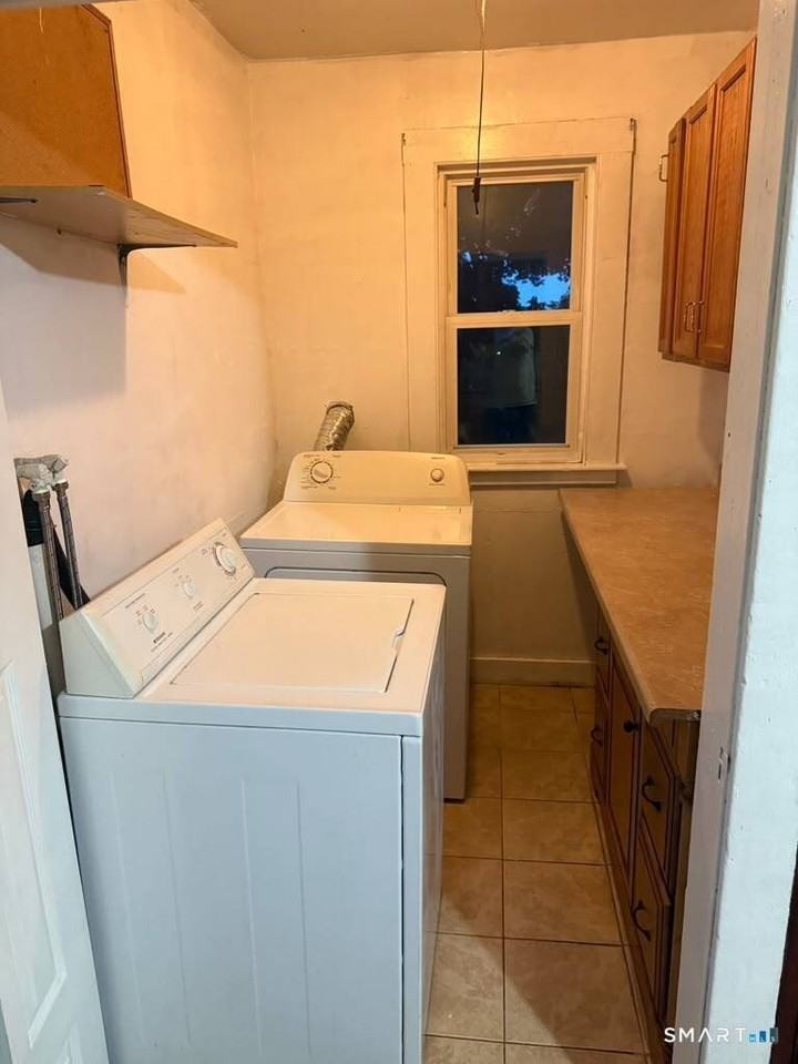 727 East St - Photo 5 of 11