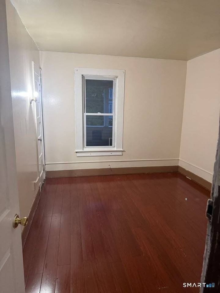 727 East St - Photo 7 of 11