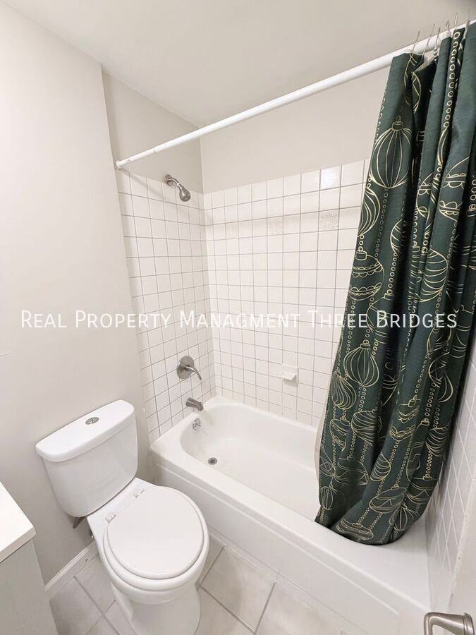 9024 Forest Ave - Photo 7 of 18