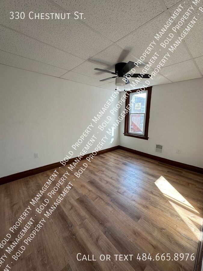 330 Chestnut St - Photo 5 of 12