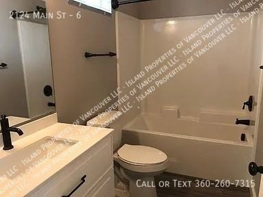 2124 Main St #6 - Photo 4 of 7