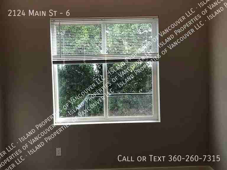 2124 Main St #6 - Photo 6 of 7