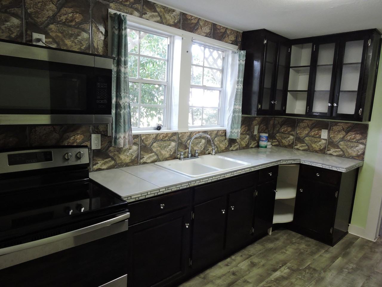 201 Dixie St - Photo 5 of 14