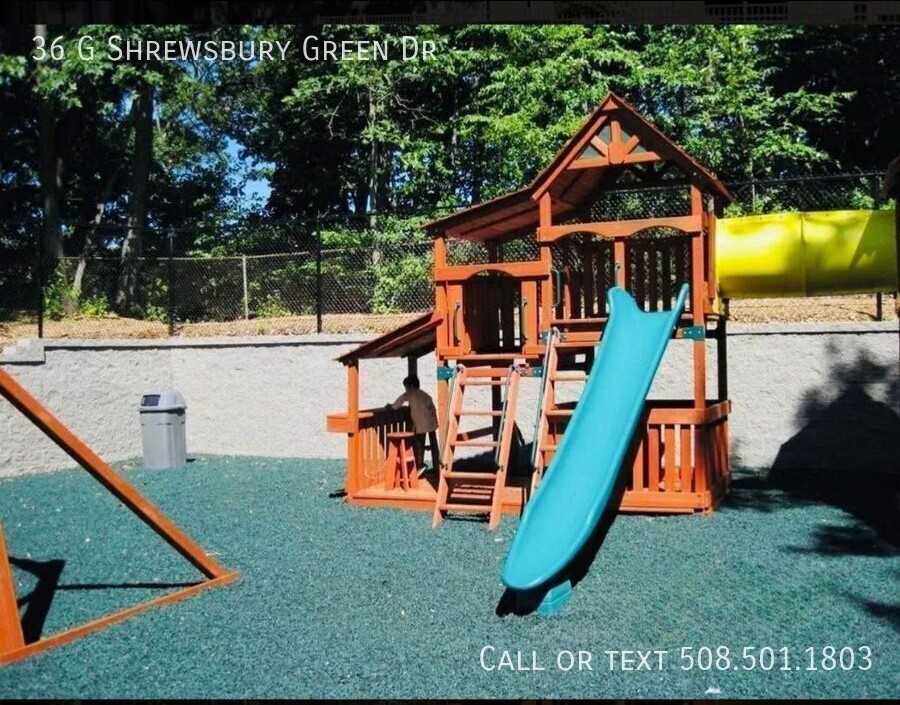 36G Shrewsbury Green Dr - Photo 2 of 10