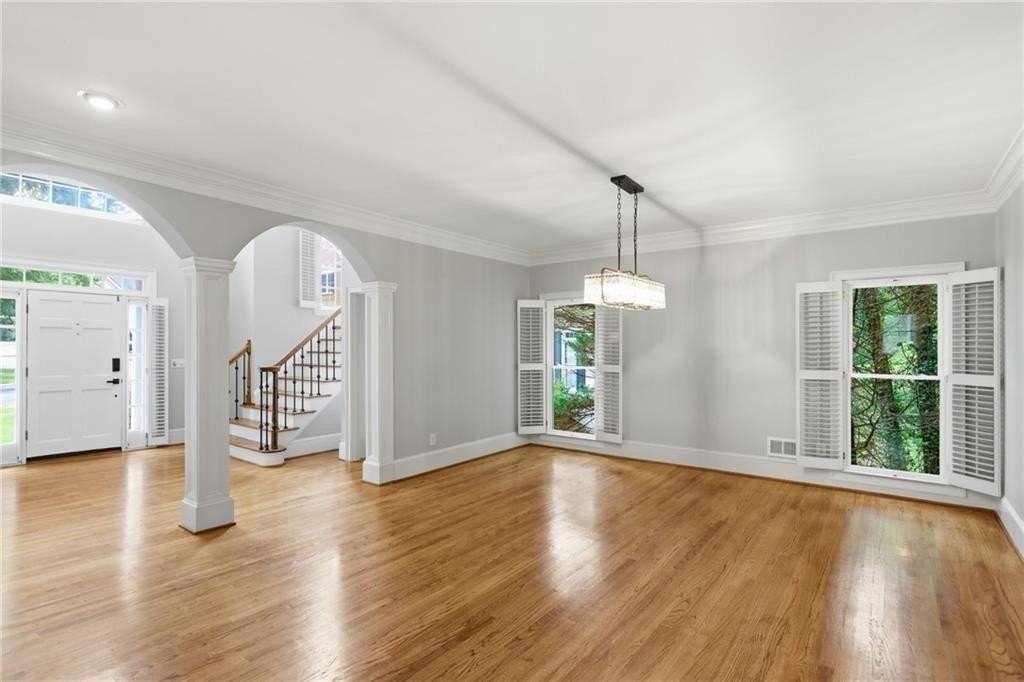 4563 Fountain Dr Ne - Photo 5 of 34