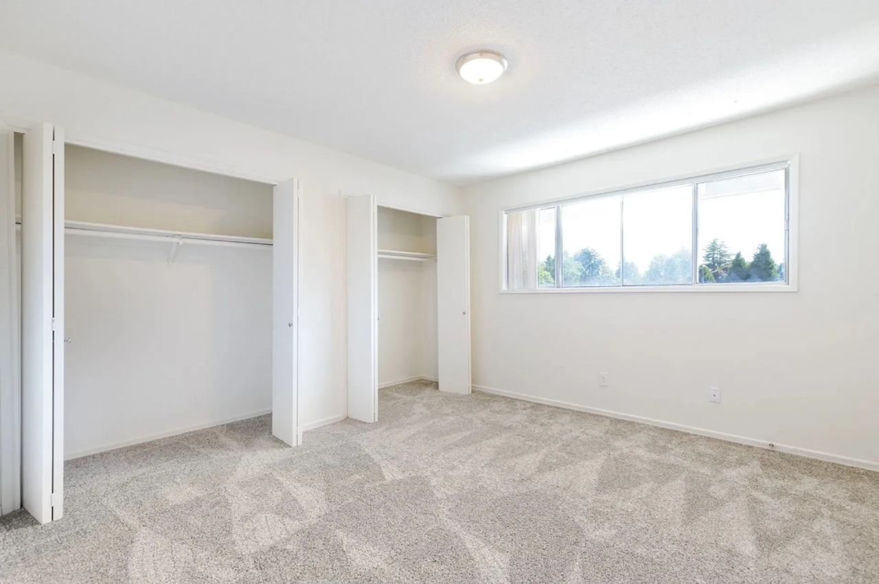 9725 Se 43rd Ave - Photo 2 of 3