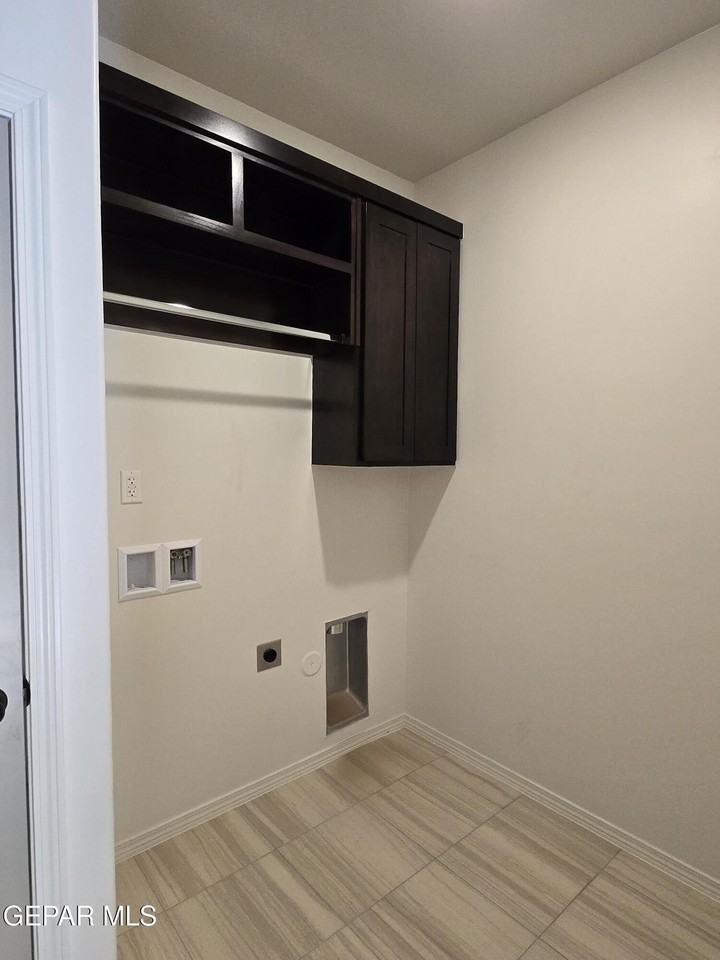 11477 Van Knuys Drive #A - Photo 6 of 12