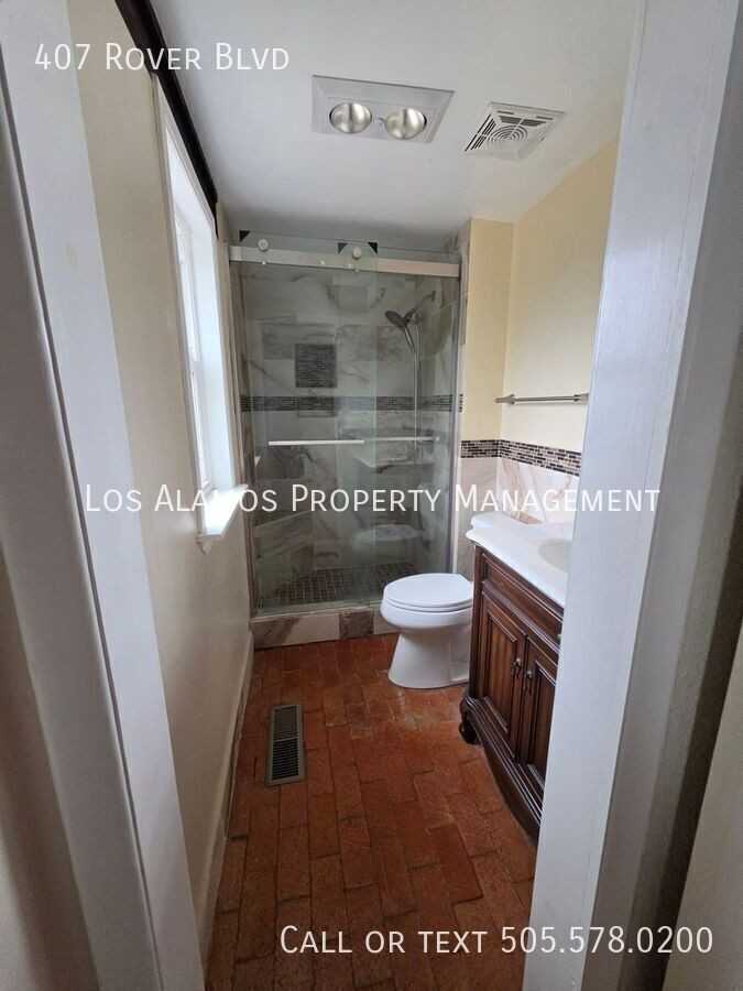 407 Rover Blvd - Photo 7 of 17