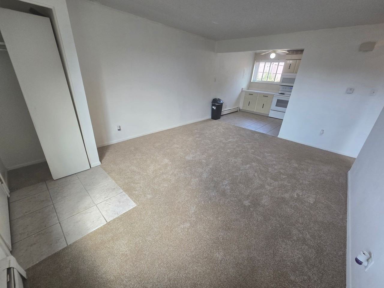 1447 Nokomis Dr #2 - Photo 4 of 18