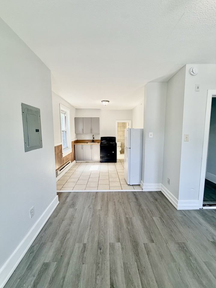 1514 Arrott St #2 - Photo 2 of 7