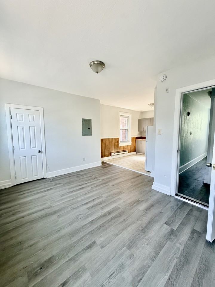 1514 Arrott St #2 - Photo 3 of 7