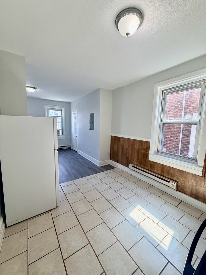 1514 Arrott St #2 - Photo 4 of 7