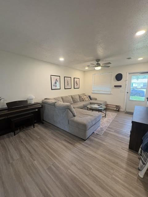 114 Enterprise St - Photo 2 of 14