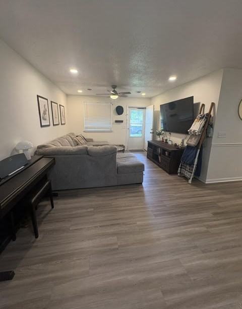 114 Enterprise St - Photo 5 of 14
