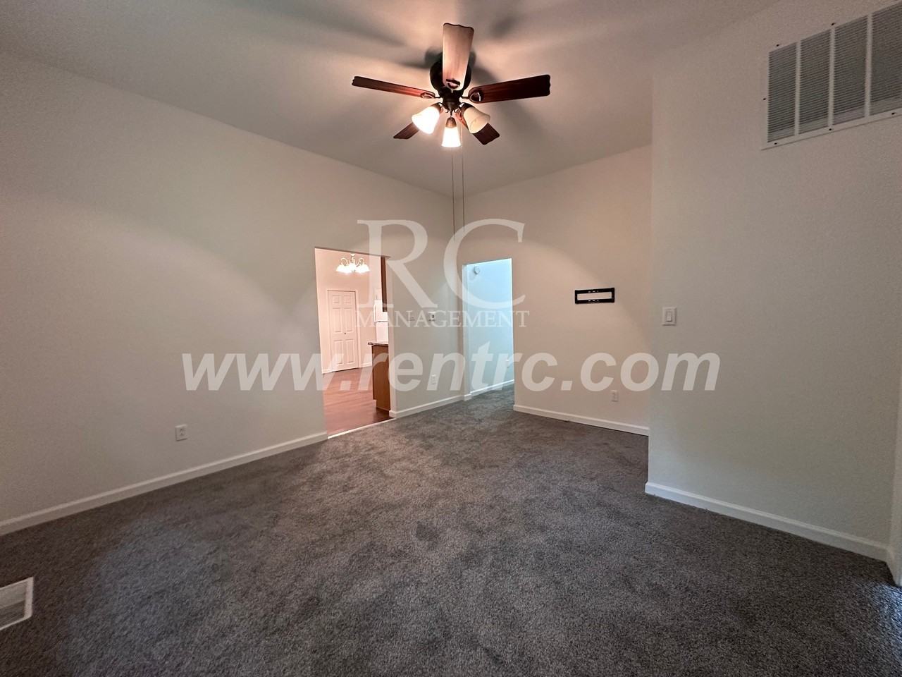 702 S Sandusky St - Photo 6 of 14