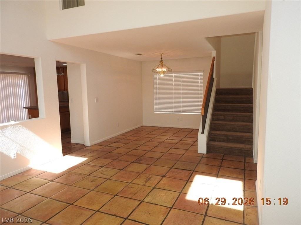 742 Endicott Ct - Photo 4 of 41