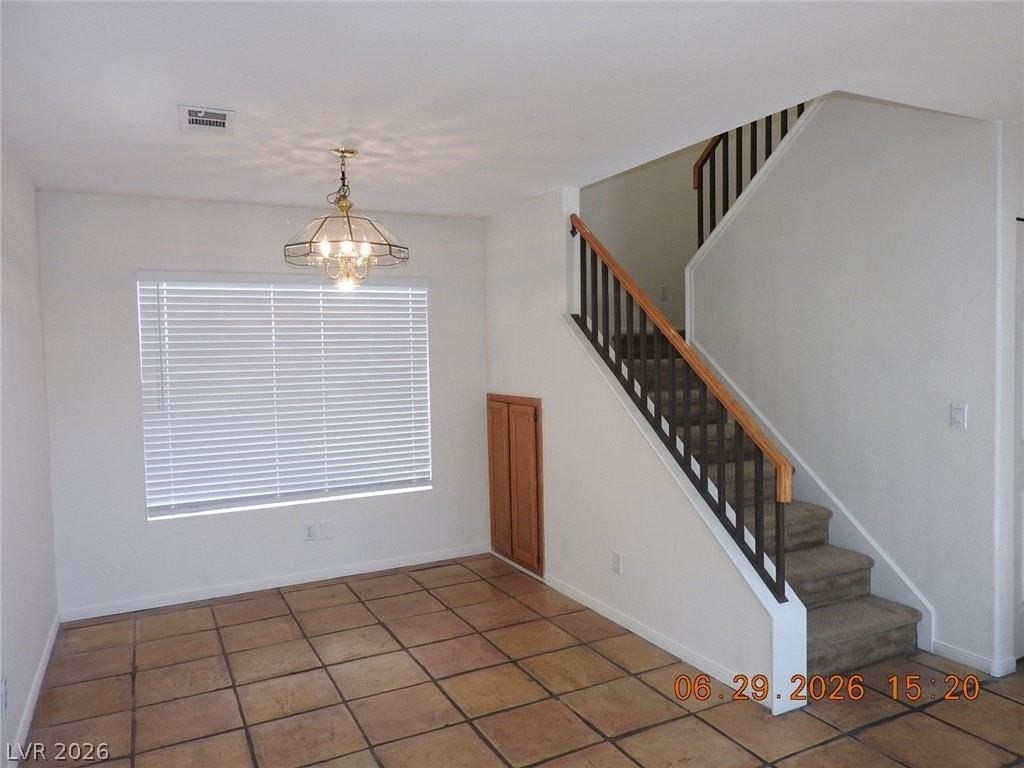 742 Endicott Ct - Photo 7 of 41