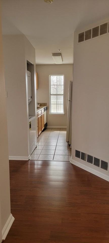 1024 Willings Way - Photo 2 of 19