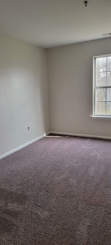 1024 Willings Way - Photo 5 of 19