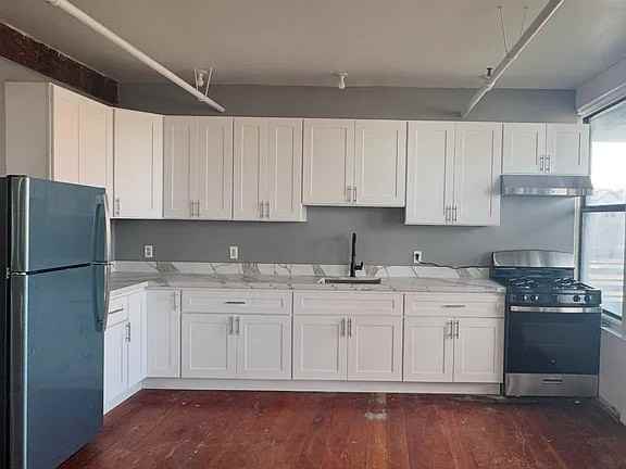 2889 Ford St #21 - Photo 2 of 10