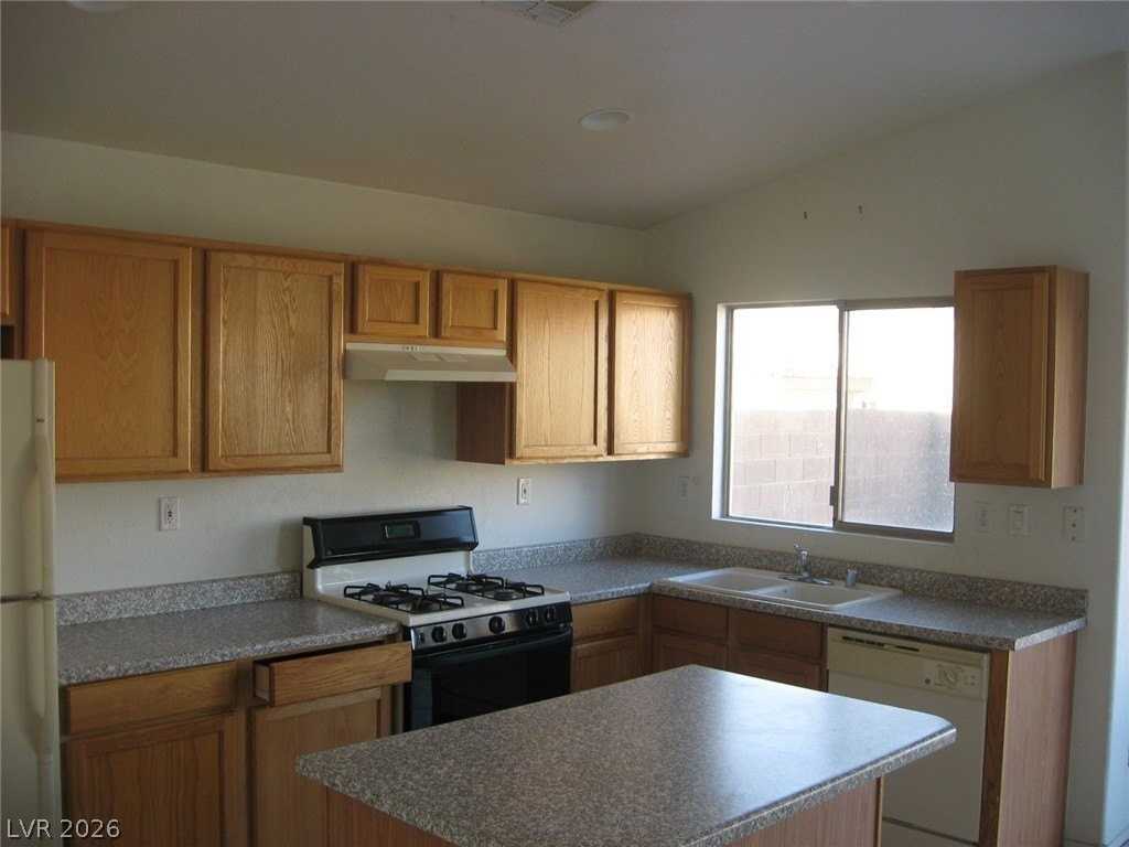 4892 Perrone Ave - Photo 3 of 20