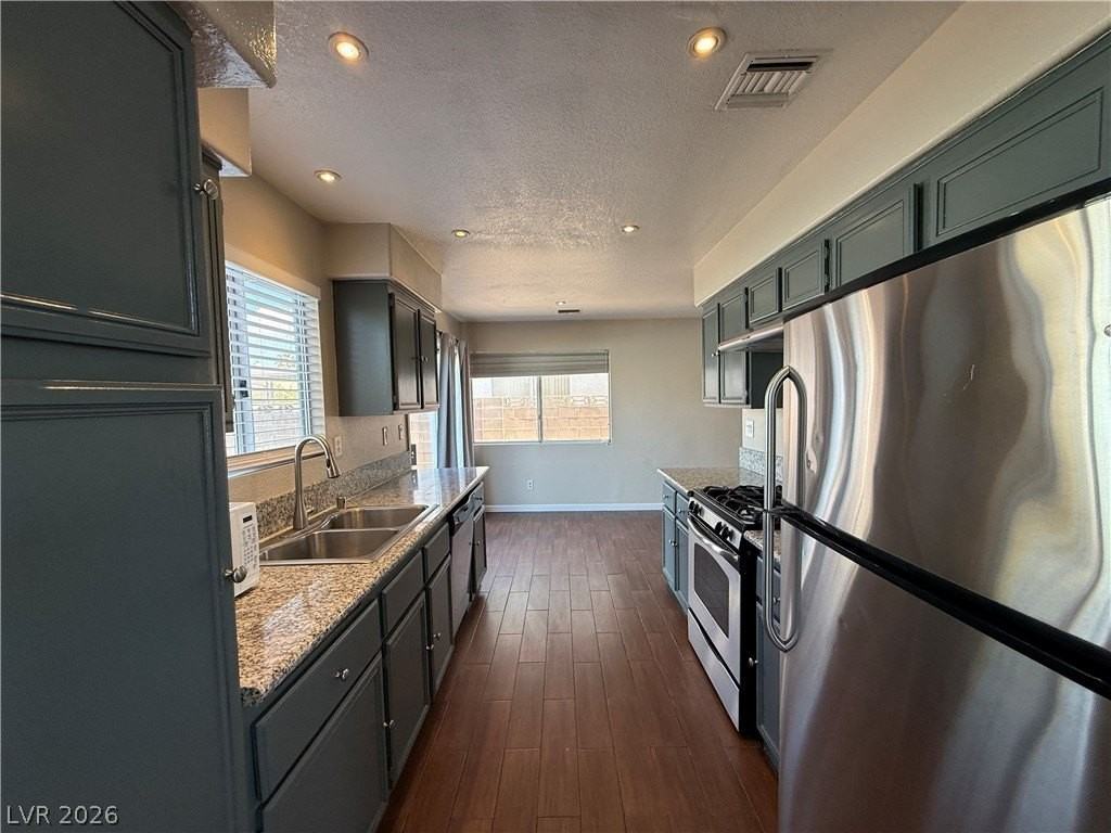 2744 Chokeberry Ct - Photo 4 of 26