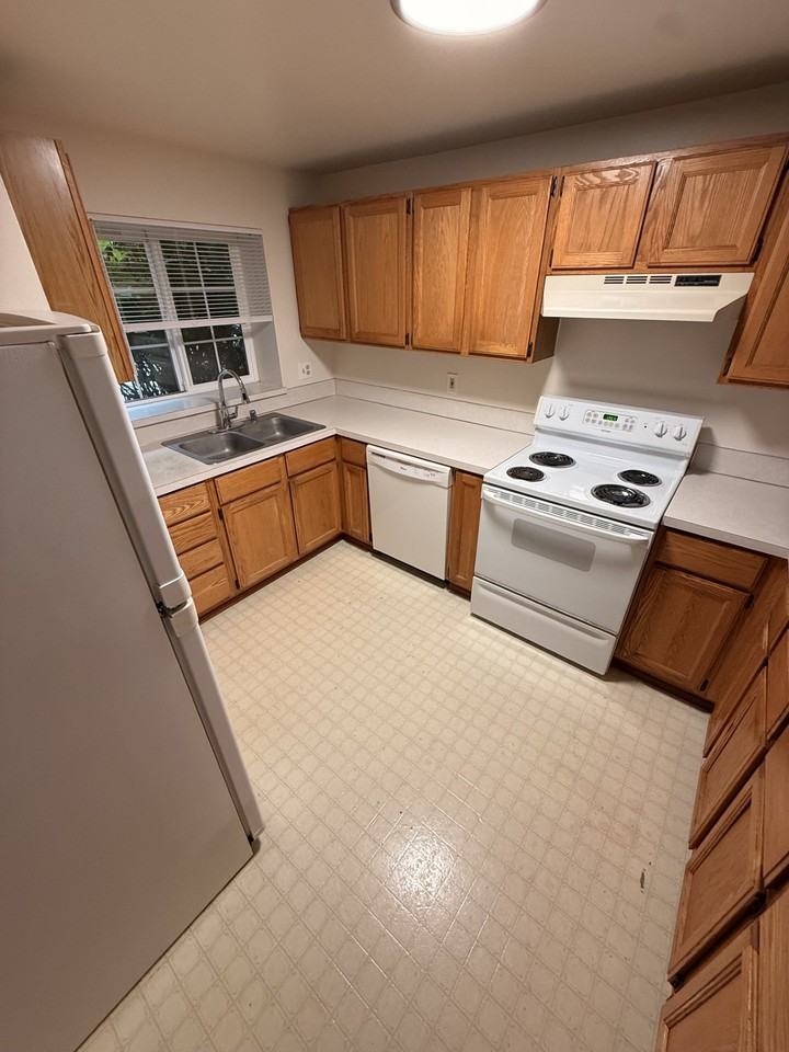 4013 Goldcrest Dr Nw #4013 - Photo 3 of 12
