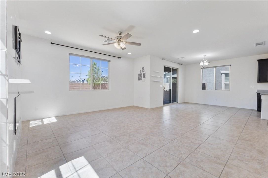 10925 Jordyn Hill St - Photo 4 of 35
