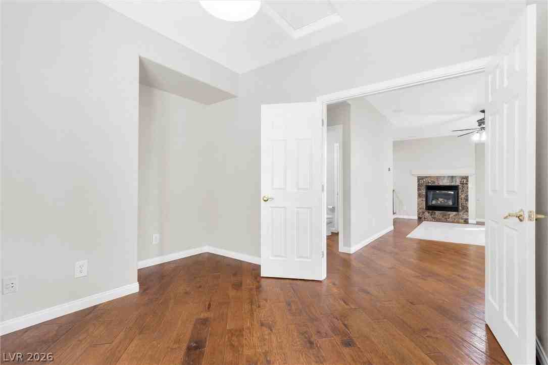 11837 Luna Del Mar Ln - Photo 4 of 27