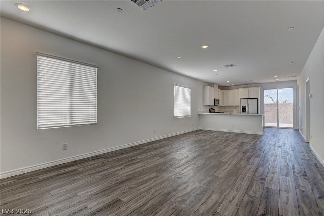 222 Palisade Falls Ave - Photo 4 of 22