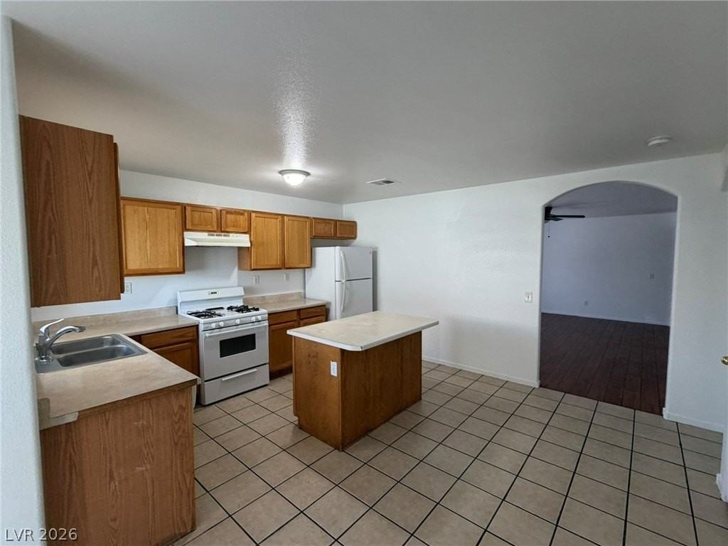2561 Rosy Sunrise St - Photo 7 of 18