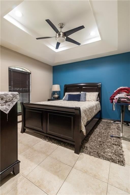 2504 Sevilla St - Photo 6 of 19