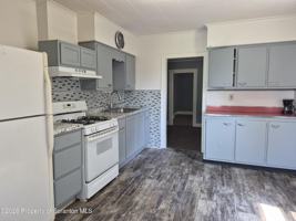 featured image of 68 Green Pl #1