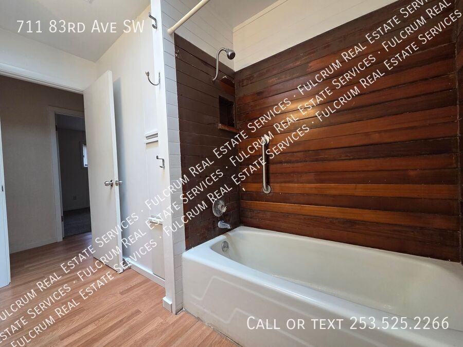 711 83rd Ave Sw - Photo 4 of 18