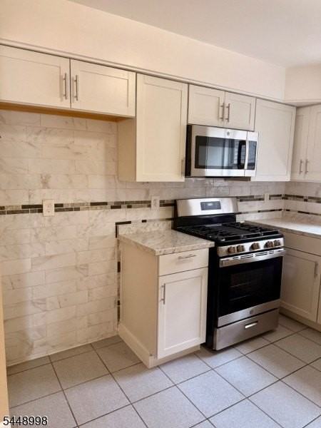 1073 Bond St - Photo 6 of 13