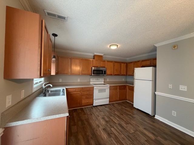 4115 Dudleys Grant Dr Apt B #B - Photo 2 of 12