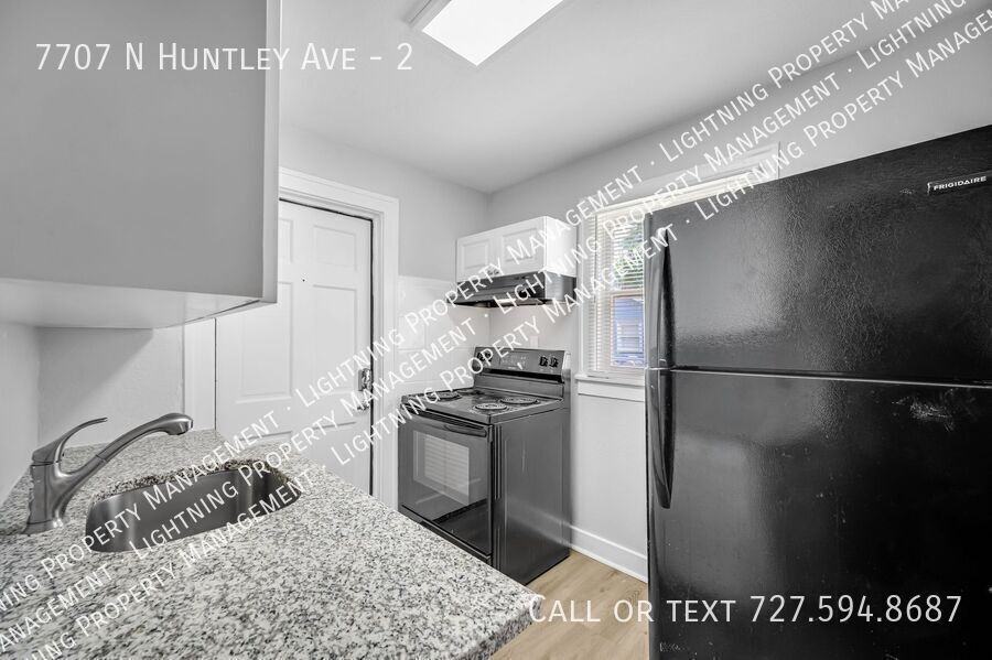 7707 N Huntley Ave #2 - Photo 6 of 21
