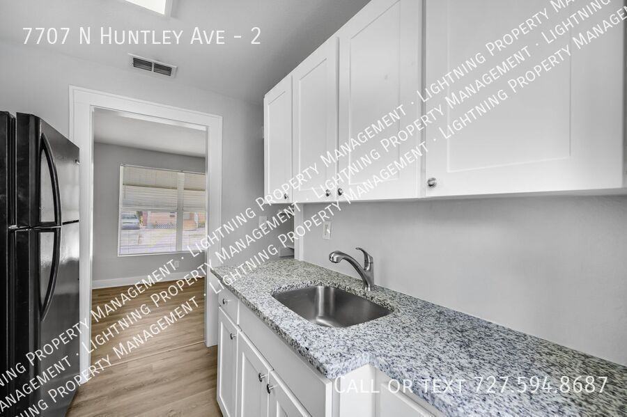 7707 N Huntley Ave #2 - Photo 7 of 21