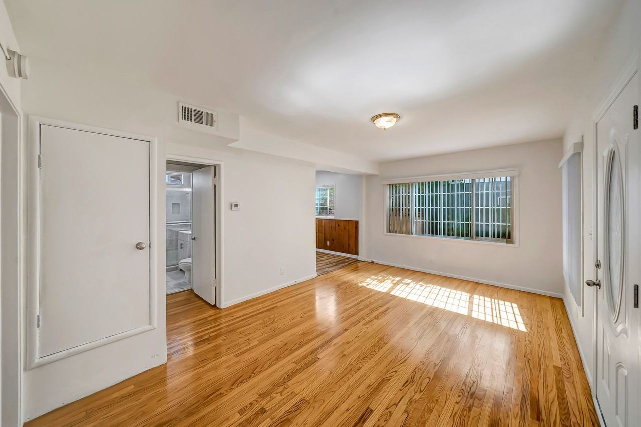 654 Patterson Ave - Photo 7 of 27