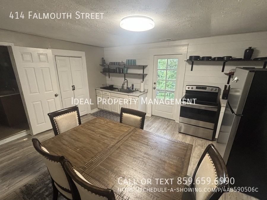 414 Falmouth St - Photo 3 of 14