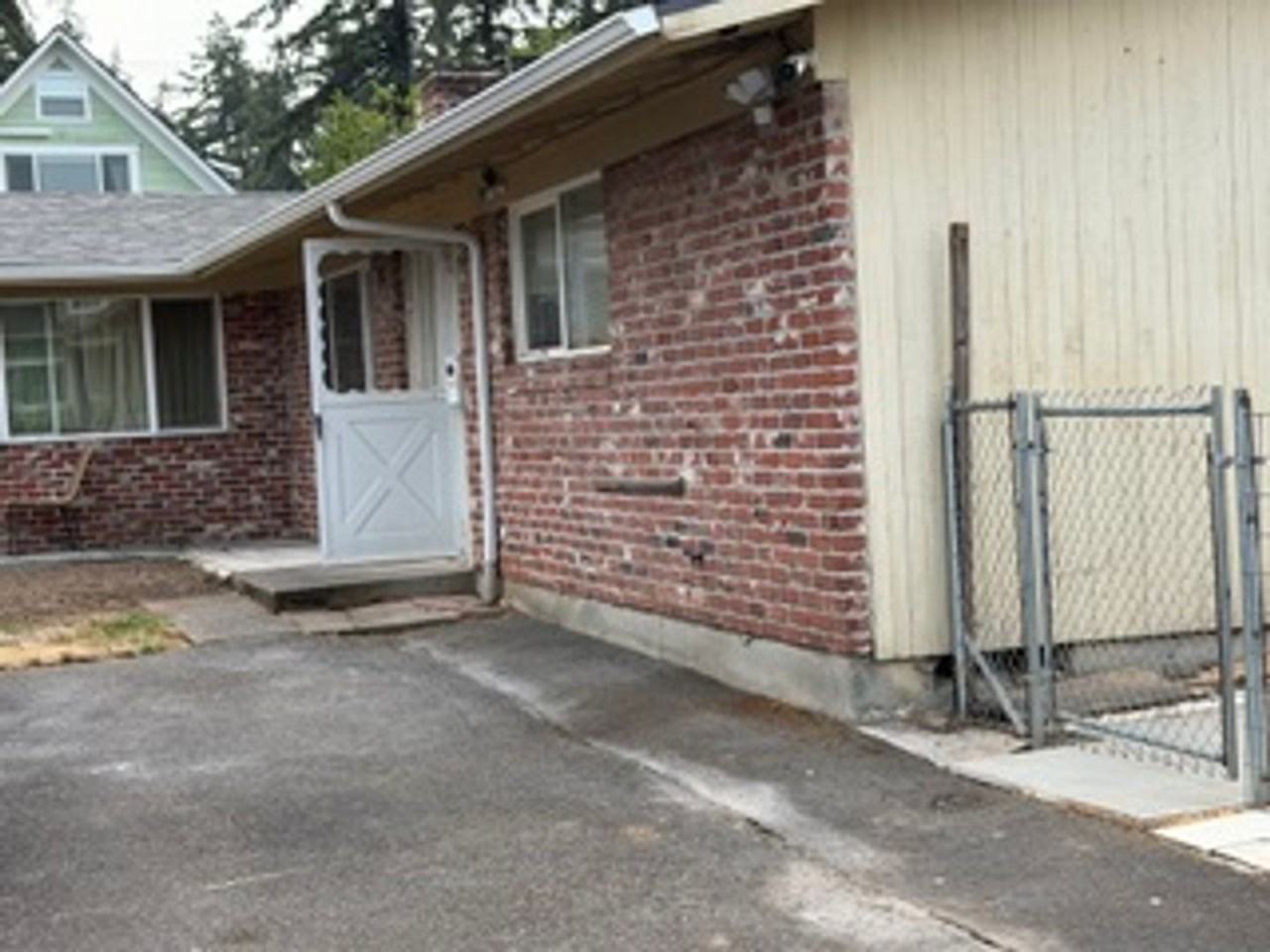 7232 Se Insley St - Photo 2 of 3
