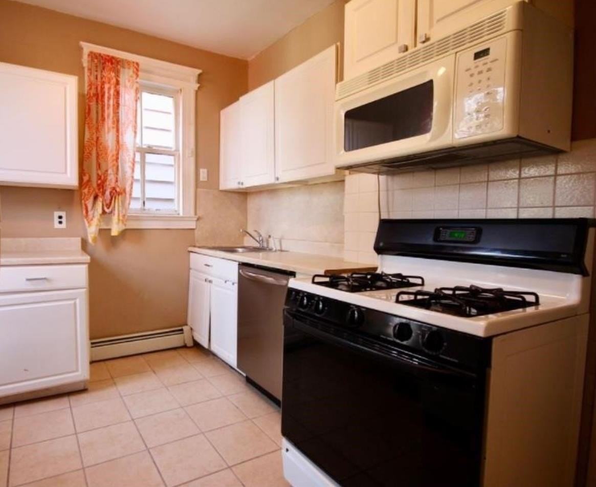 204 Sherman Ave - Photo 3 of 6