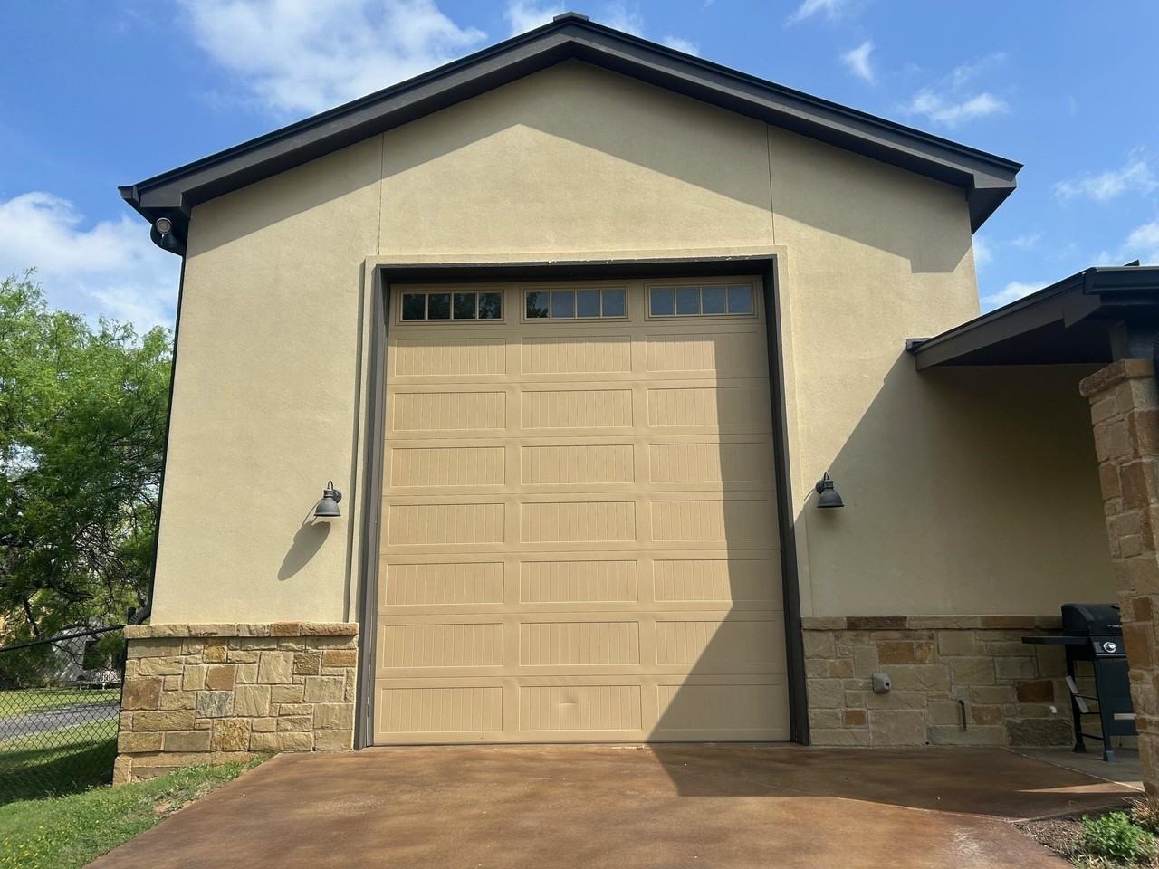 2924 Candace Cir - Photo 2 of 17